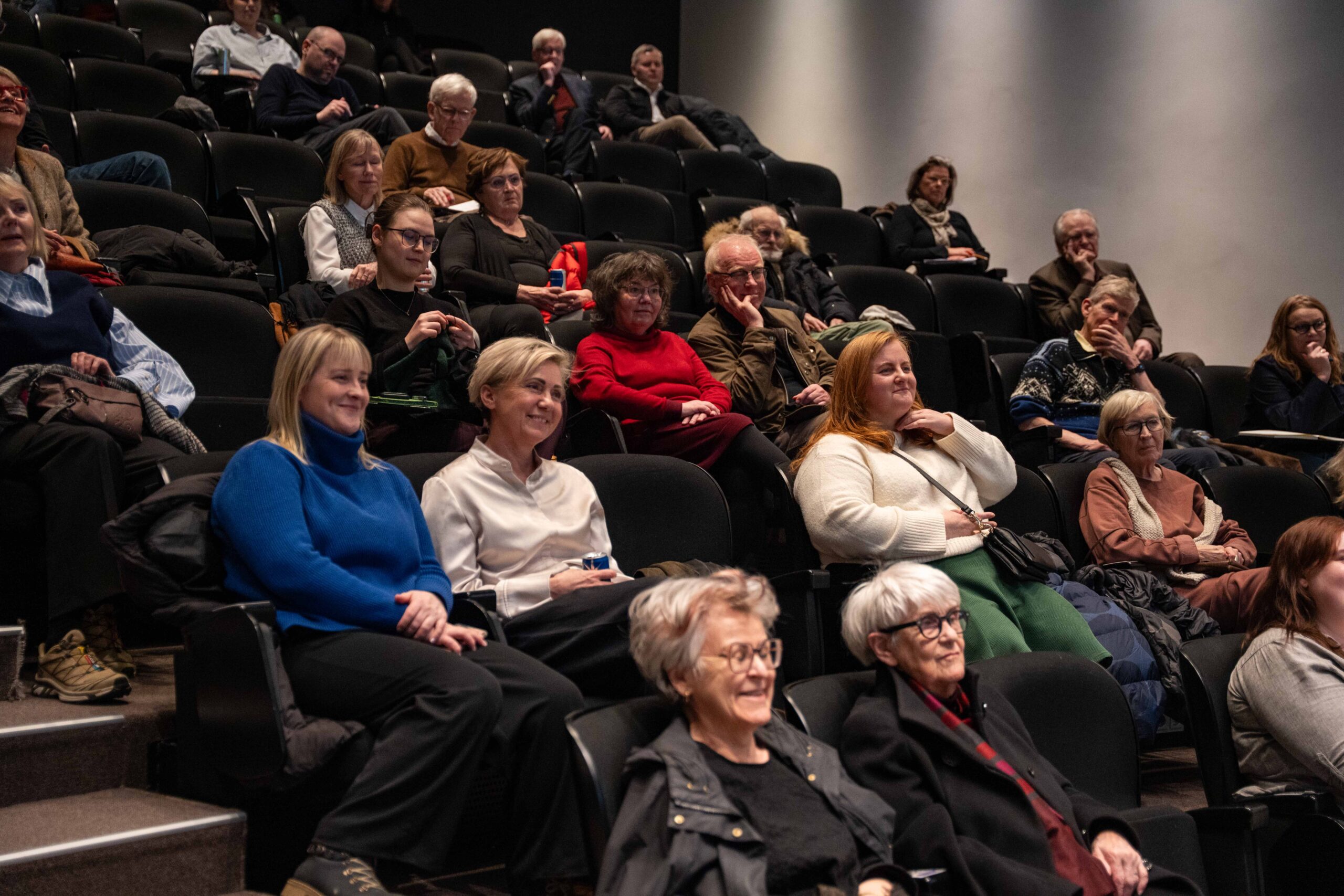 Fjölmenni á málþinginu Hvað er sagnfræði?